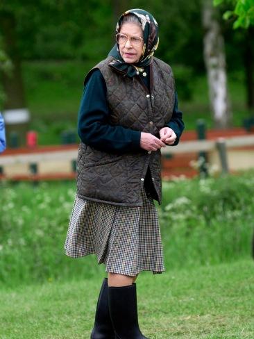 Queen Elizabeth II, on The Grounds of Windsor, May 2002. Photo: Tim Graham/Getty Images.