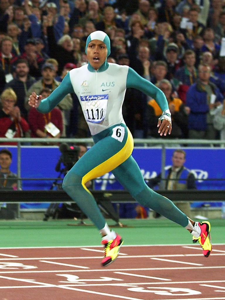Cathy Freeman powers to gold in the 400m at the Sydney 2000 Olympic Games. Picture: AFP