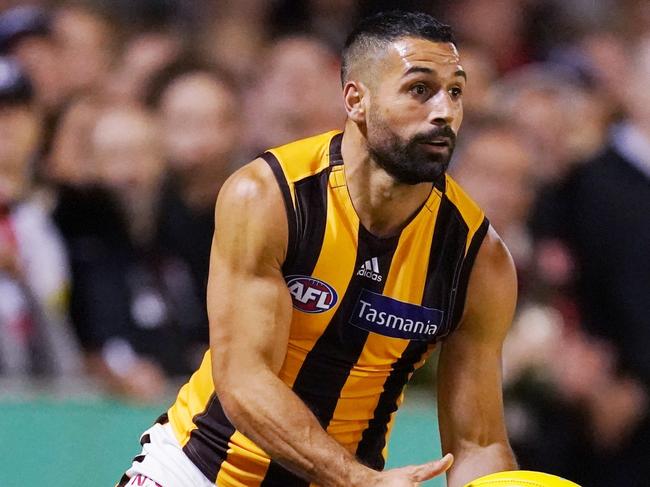 Paul Puopolo was known for his high-flying marks during his successful AFL career with Hawthorn. (AAP Image/Michael Dodge)