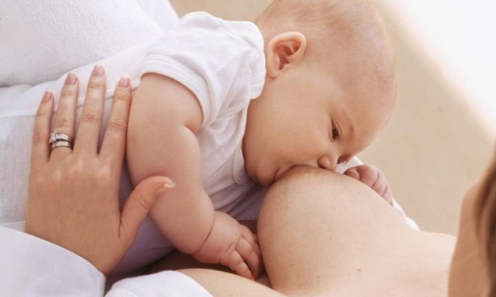 Breastfeeding: Help! One breast is larger than the other!