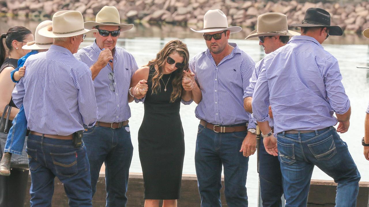 Outback Wrangler Chris 'Willow' Wilson's emotional funeral | NT News