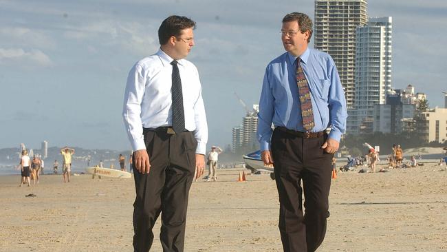 Foreign Minister Alexander Downer and Steven Ciobo MP walking on Surfers Paradise Beach in 2004. PicMike/Batterham — politicians 