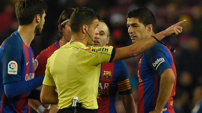 Barcelona v Atletico Madrid: Suarez goal, red card Cup final | news.com ...