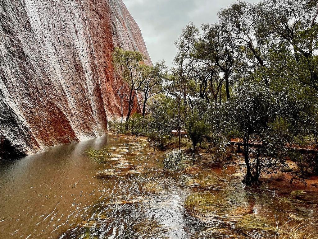 More than 22mm of rain has brought Kaṉtju Gorge to life. Picture: Parks Australia/Ranger Meegan