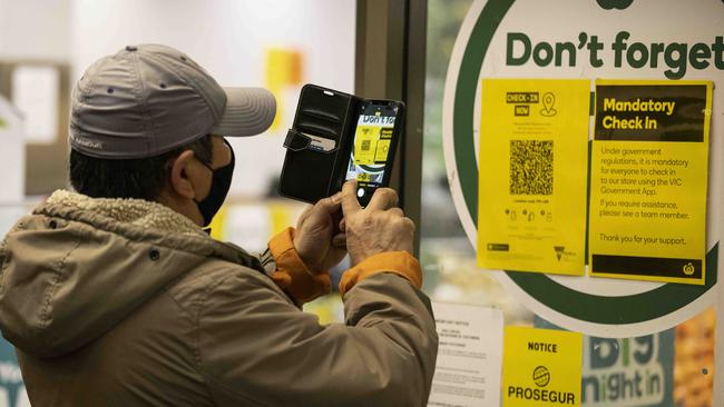 Woolworths has been encouraging customers to use the Victorian government’s QR code system. Picture: NCA NewsWire / Daniel Pockett