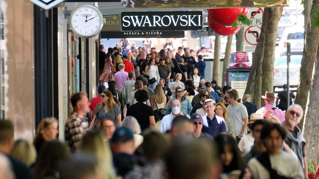 MELBOURNE, AUSTRALIA - NewsWire Photos DECEMBER 10, 2022: General photo s of people in MelbourneÃ¢â¬â¢s CBD. Picture: NCA NewsWire / Luis Enrique Ascui