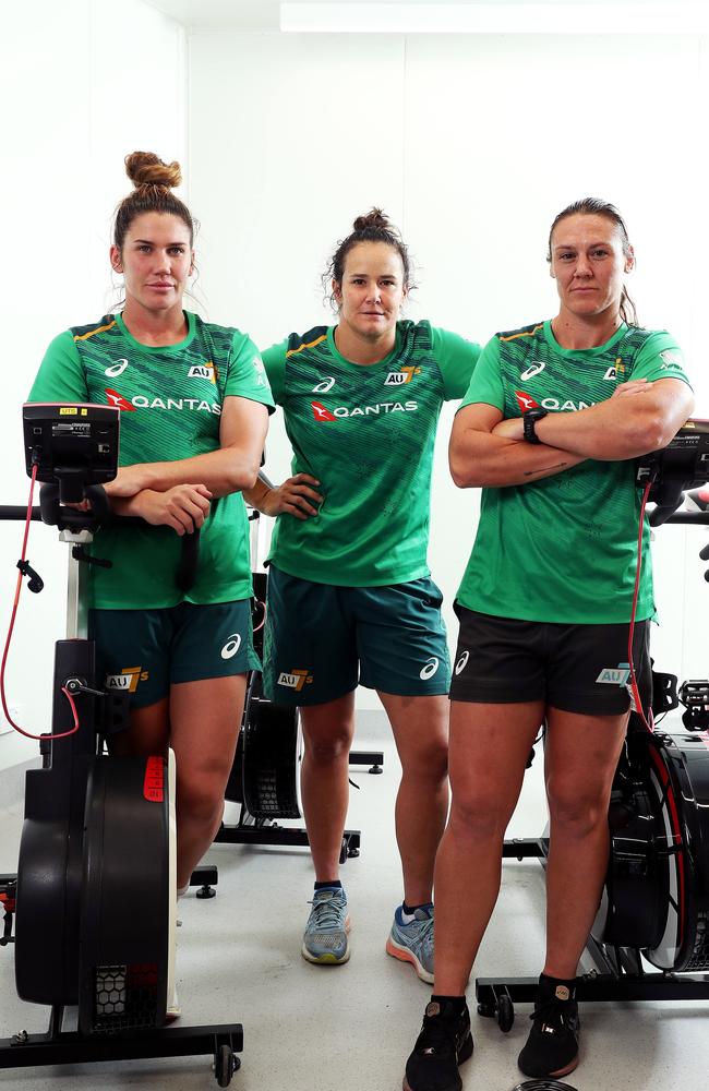 Charlotte Caslick, Shannon Parry and Sharni Williams from the Australian Womens Rugby Team. Picture: Tim Hunter.