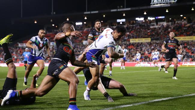 The Warriors ran roughshod over the Panthers. Picture by Brett Costello.