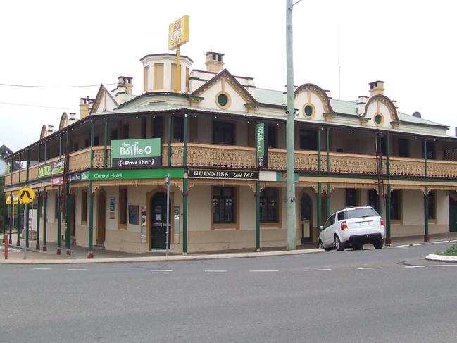 Bad blood: Stanthorpe teacher punches man in pub fight