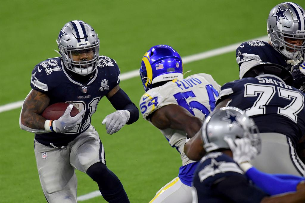 NFL Football gameplay with the Dallas Cowboys vs Los Angeles Rams, at  News Photo - Getty Images