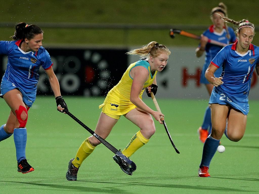 Amy Lawton of the Hockeyroos in action during Olympic Qualifying Match 2 between Australia and Russia at Perth Hockey Stadium in Perth, Saturday, October 26, 2019. (AAP Image/Richard Wainwright) NO ARCHIVING, EDITORIAL USE ONLY