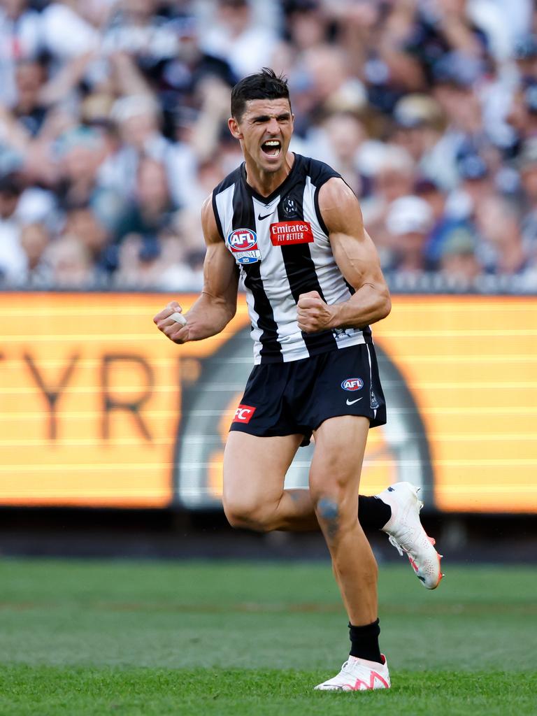 Down to the wire. (Photo by Dylan Burns/AFL Photos via Getty Images)