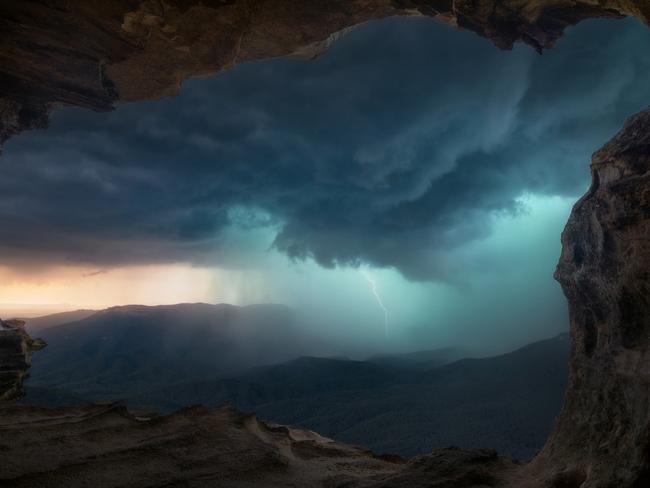 7th International Landscape Photographer of the Year competition., Benjamin Maze, Lincoln's Rock, Blue Mountains, New South Wales, Australia.