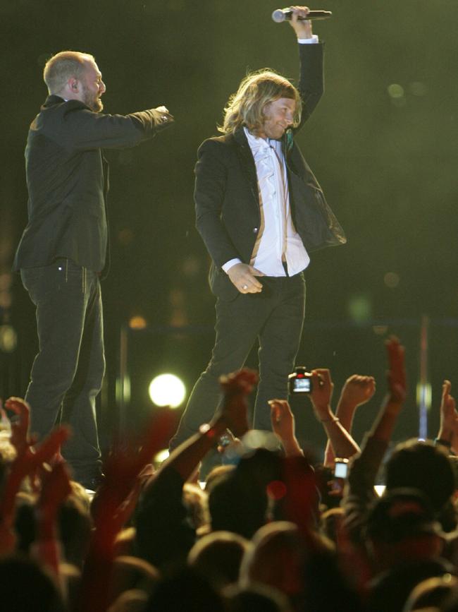 Australian Idol finalists singers Luke Dickens and Wes Carr in 2008.