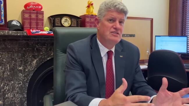 QLD Labor Minister Stirling Hinchliffe to retire