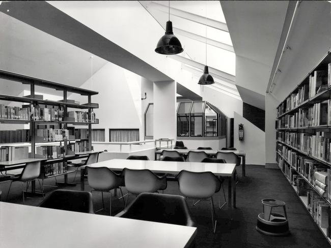 Mona Vale Library in 1972. Picture Northern Beaches Library