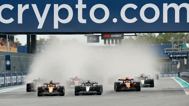 Andrea Kimi Antonelli was in a tussle with Oscar Piastri at Turn 1. Photo by Hector Vivas / GETTY IMAGES.