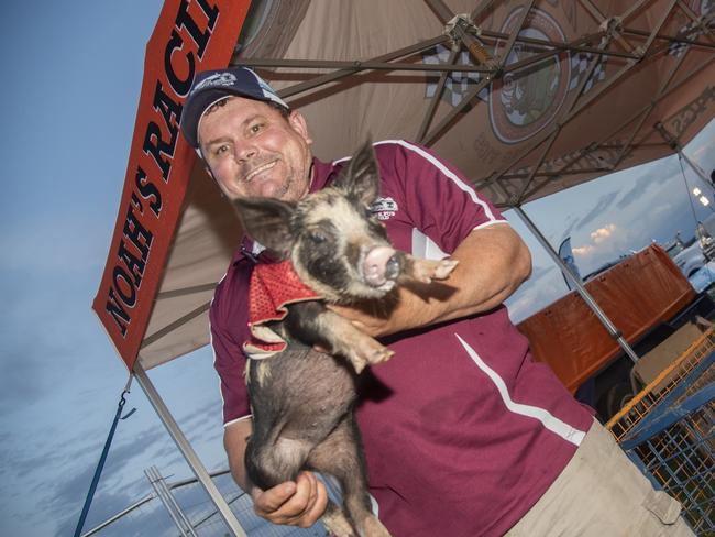 Kev Kiley & pig race winner Piggie Smalls at the Mildura Show 2024. Picture: Noel Fisher