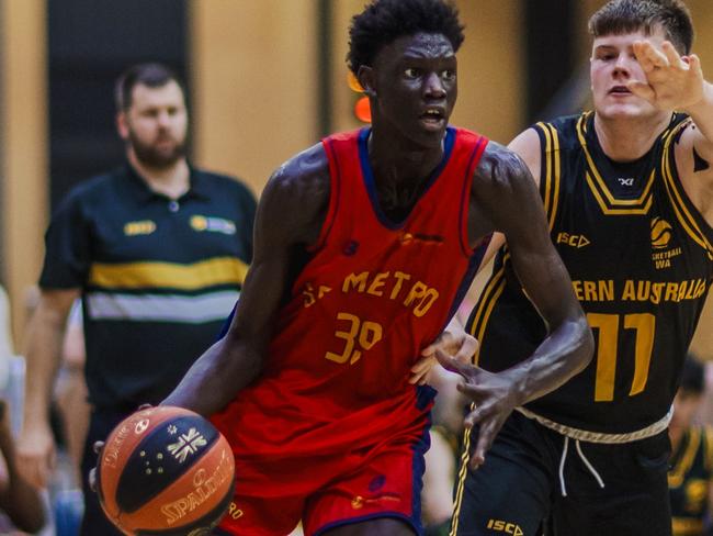 Deng Manyang in action at the Under-18 National Championships. Picture: Taylor Earnshaw