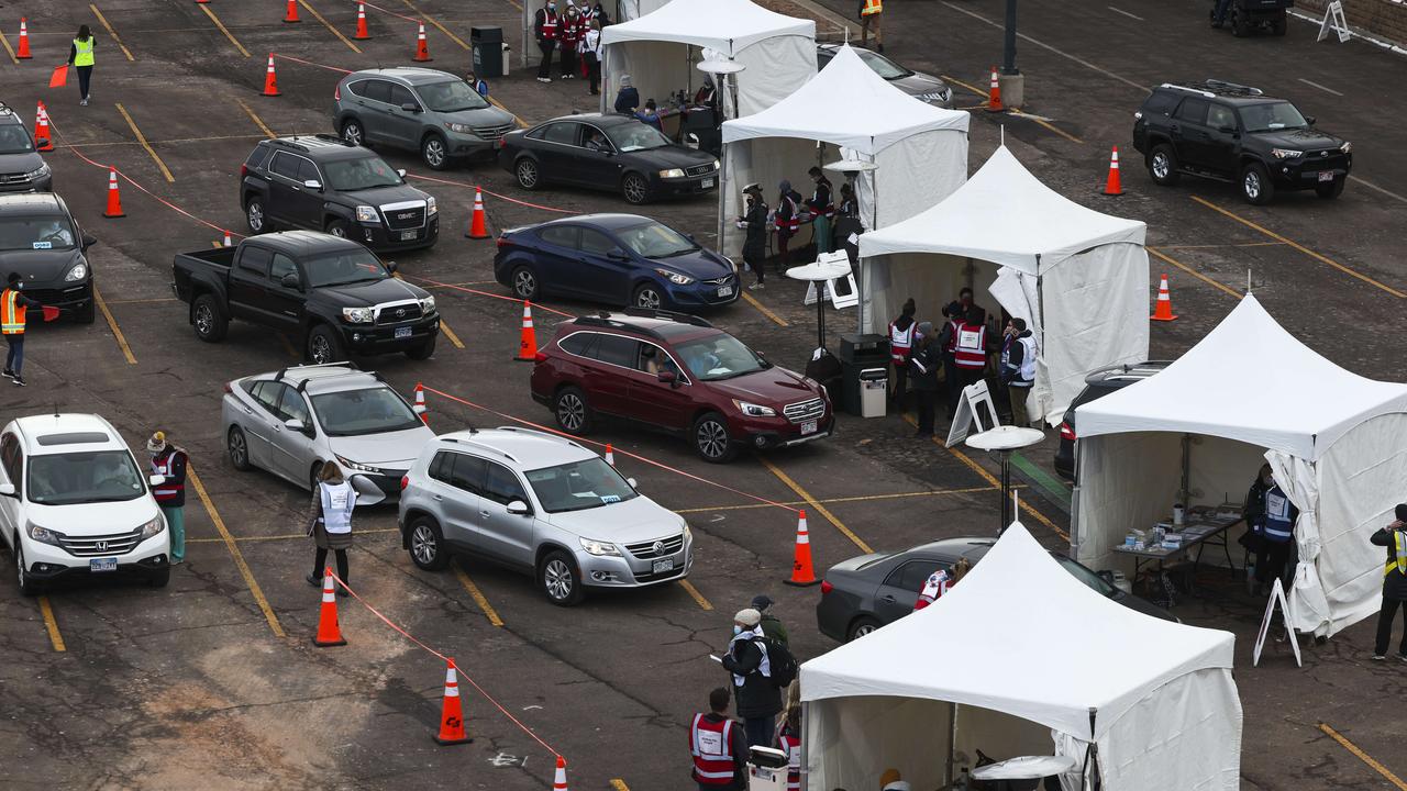 Cars lined up at a mass COVID-19 vaccination event in Colorado. Picture: Michael Ciaglo/Getty Images