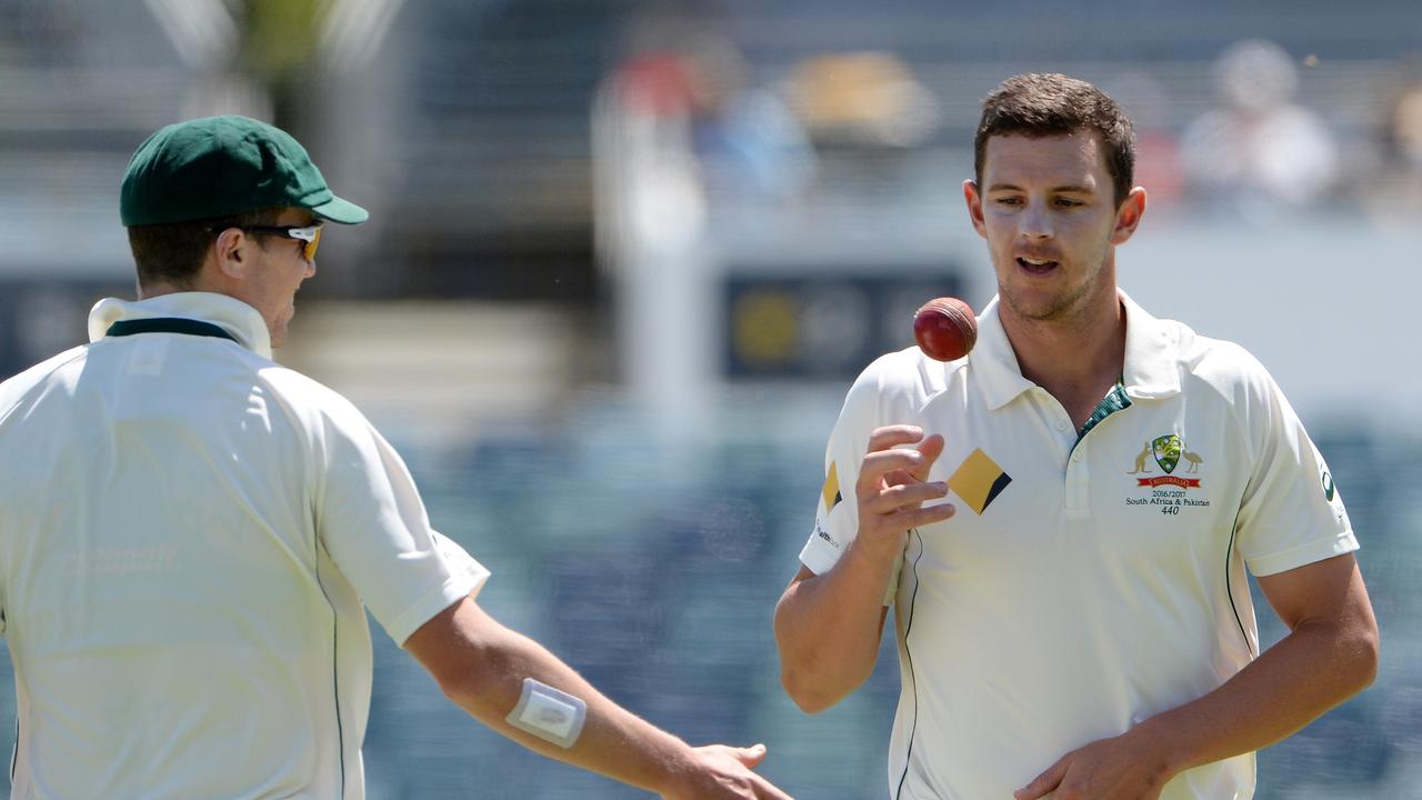 Selectors are mulling dumping Josh Hazlewood for 34-year-old Peter Siddle for the first Ashes Test.
