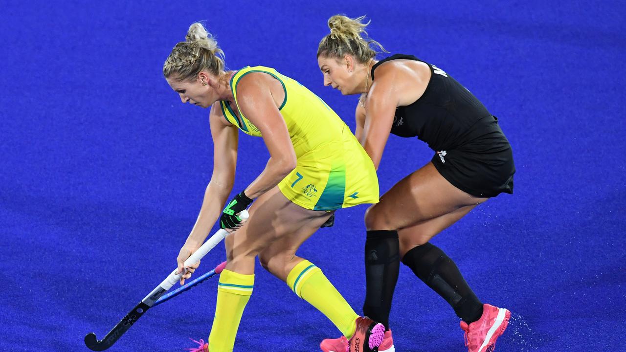 Jodie Kenny of Australia goes up against Olivia Merry of New Zealand.