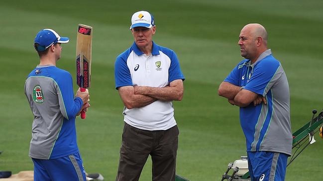 Steve Smith, Greg Chappell and Darren Lehmann chat at the SCG. Picture: Phil Hillyard