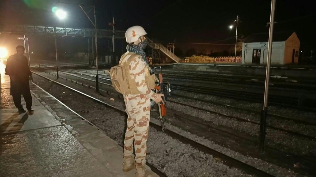 Pakistan security forces free 190 hostages in train siege