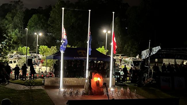 About 1000 people turned out for the Anzac Day Dawn Service at Helensvale.