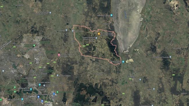 A motorist has died after colliding head-on with a truck on the Federal Hwy, north of Canberra. Picture: Google