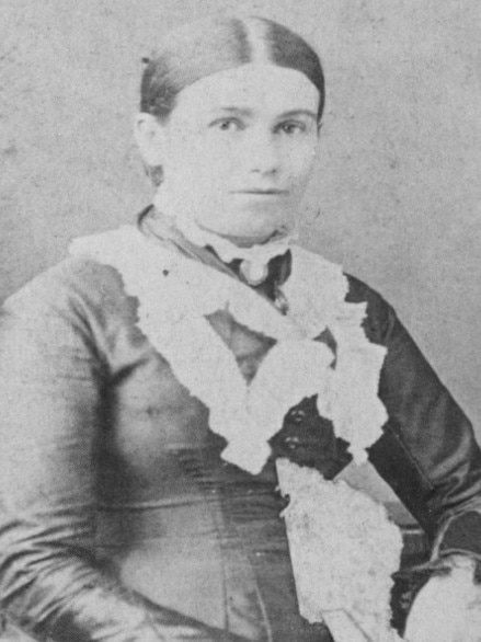 Jeannie Lockett became a teacher while she was a single mother in the late 1800s.