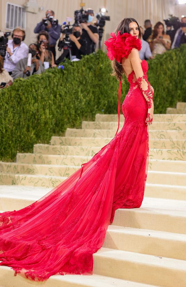 Emily Ratajkowski in Vera Wang. Picture: Getty Images