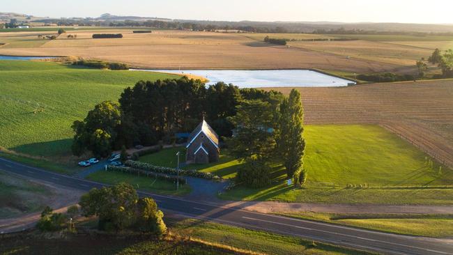 The property at 1713 Ballarat Daylesford Rd, Newlyn has a $1.3 million price guide.