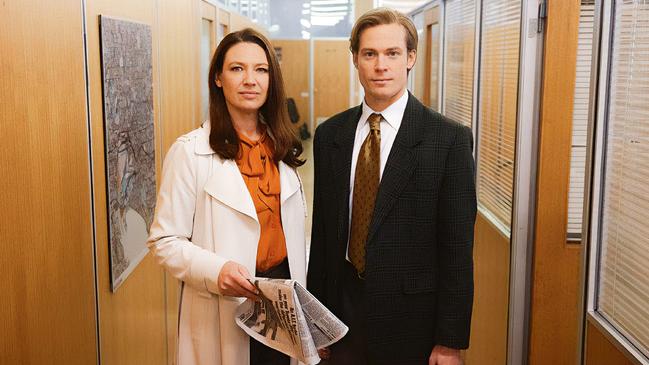 Anna Torv (Helen) and Sam Reid (Dale) in The Newsreader.