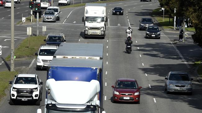 MELBOURNE, AUSTRALIA - NewsWire Photos AUGUST 02, 2024: Generic images in Metropolitan Melbourne. Traffic on Nepean Highway at Gardenvale. Picture: NewsWire / Andrew Henshaw