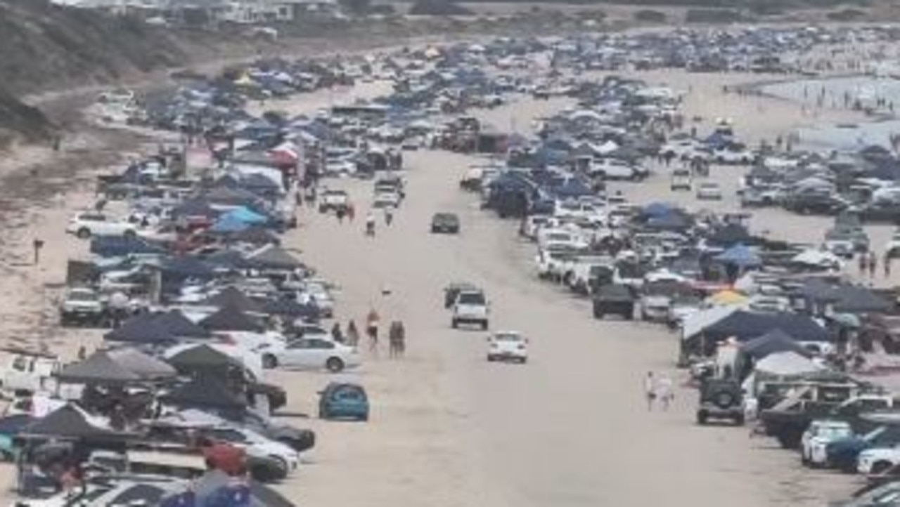 ‘Cashed up bogans’: Beach photo divides