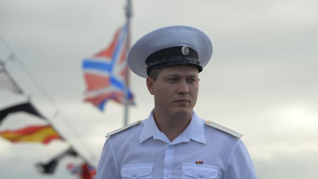 Russian sailors have embarked on a five-day visit to the Philippines.