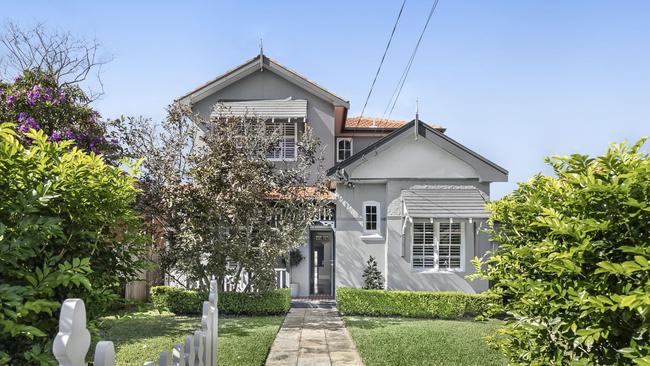 No. 7 Chiltern Rd, Willoughby, sold at auction for $3.010 million.