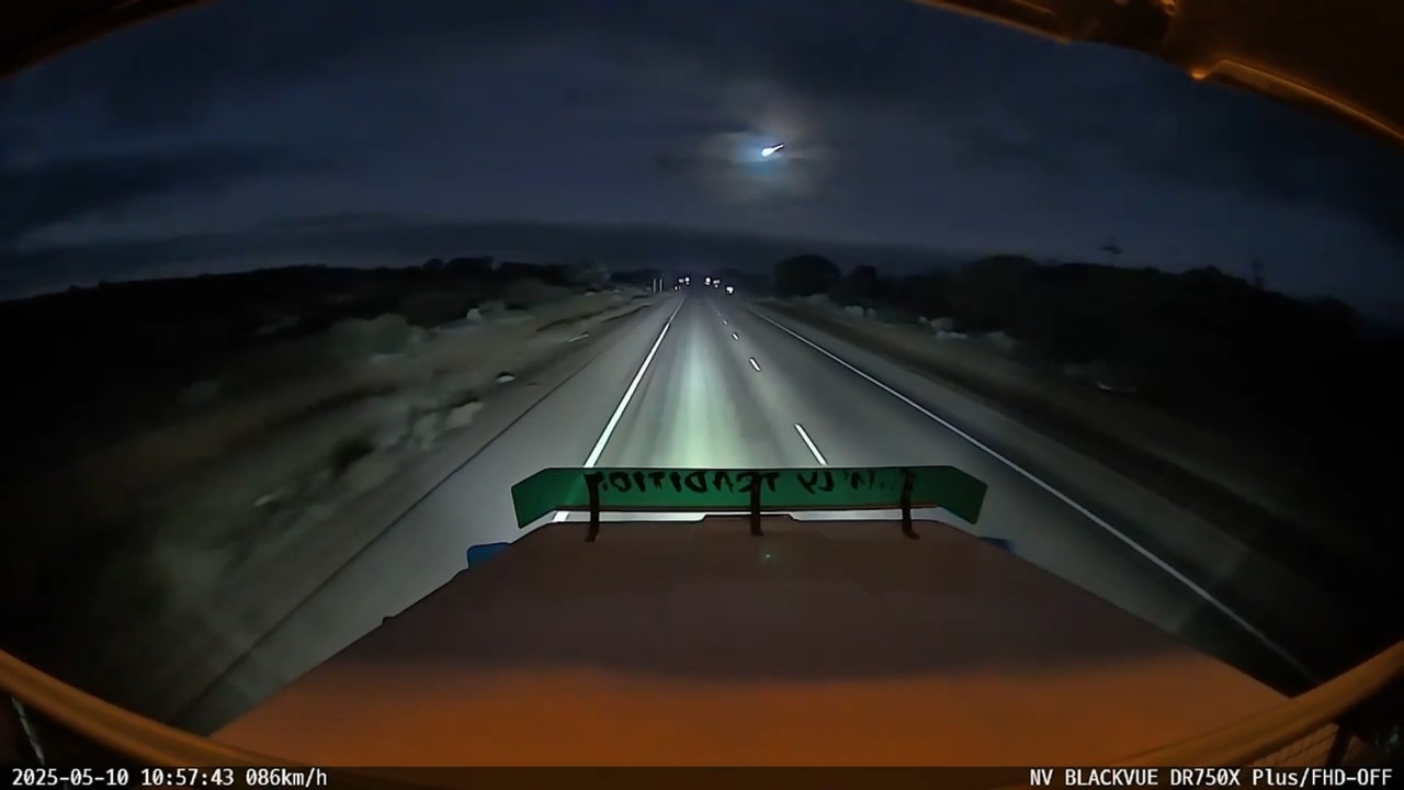 Residents wowed as meteor lights up WA skies