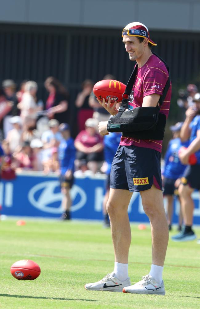 Injured ruckman Oscar McInerney at the Lions final training session in Brisbane. Picture Lachie Millard