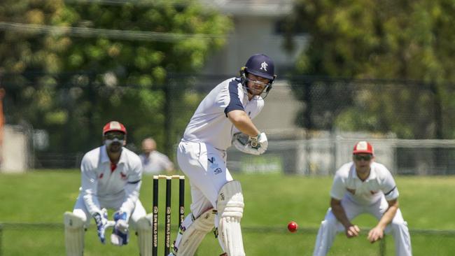 Mordialloc keeper Damith Mapa Ralalage and Ethan Wright batting for Aspendale.