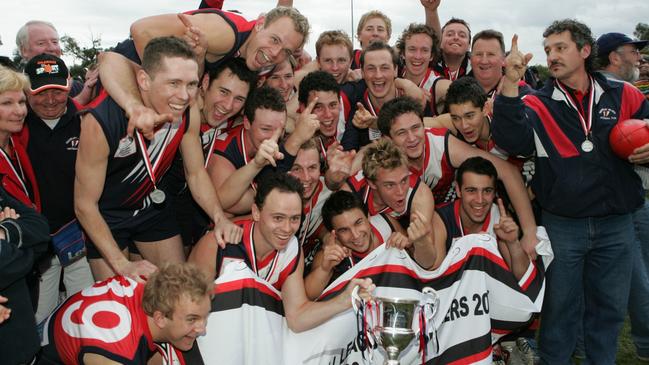 The 2005 Waverley Blues celebrate the premiership win. Picture: Supplied