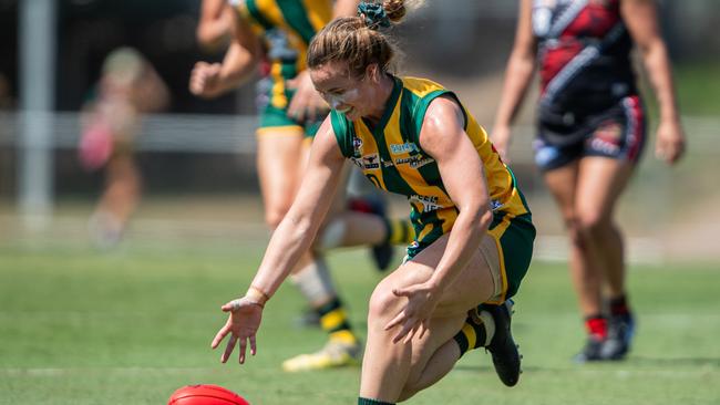 Reni Hicks in the 2024-25 NTFL women's Round 2 match between Tiwi Bombers and PINT. Picture: Pema Tamang Pakhrin