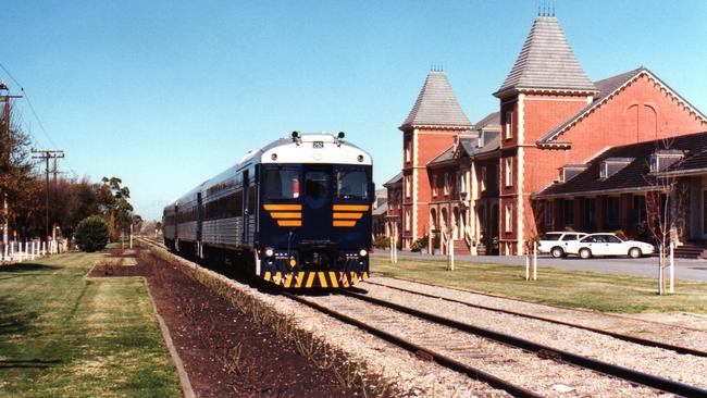 Chateau Tanunda owner John Geber wants to use his bluebird train to service the Barossa Valley wine region.