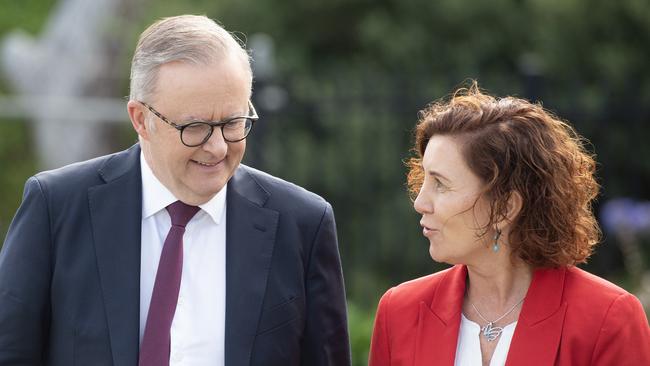 Anthony Albanese with Labor’s Dunkley candidate Jodie Belyea. Picture: NCA NewsWire / Nicki Connolly