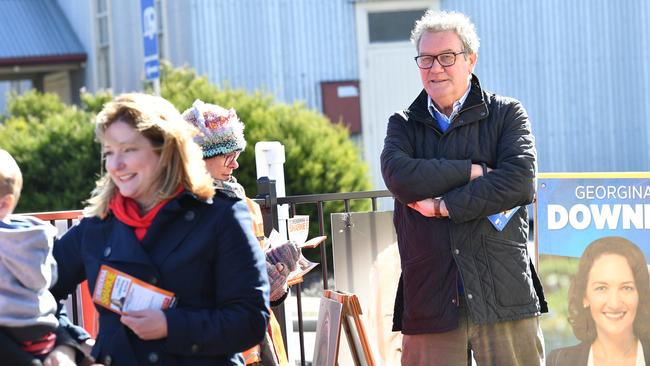 Centre Alliance candidate Rebekha Sharkie campaigning at Mt Barker on Tuesday with former Liberal Party leader Alexander Downer looking on. AAP Image/David Mariuz) NO ARCHIVING