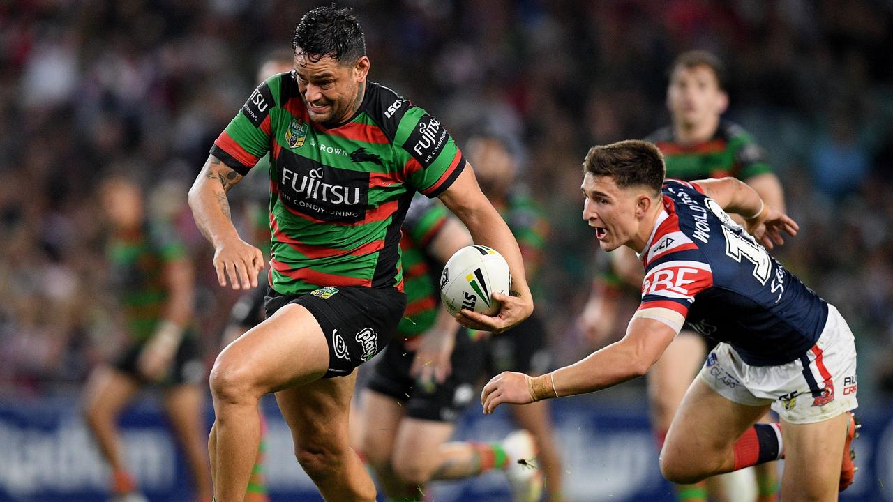 Rabbitohs champion John Sutton is still unsigned for the 2019 season despite wanting to play on in the cardinal and myrtle. (AAP Image/Dan Himbrechts)