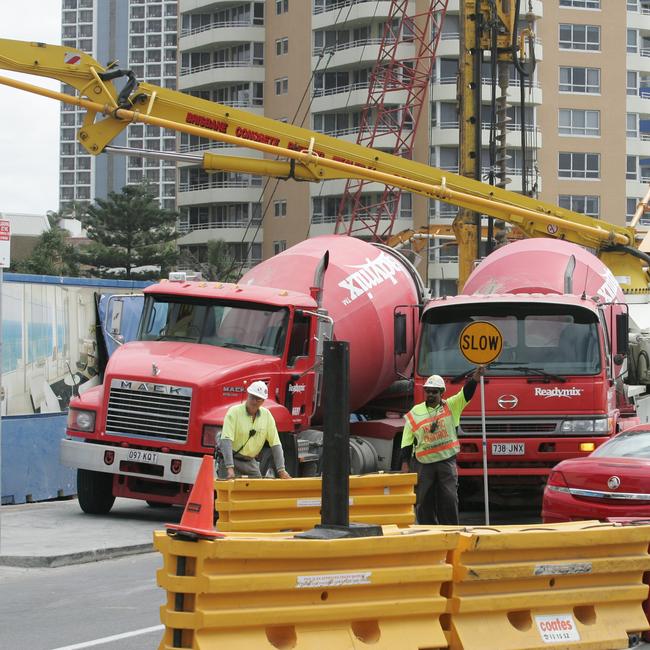 Soul development, Cavill Avenue, Surfers Paradise, pouring concrete.