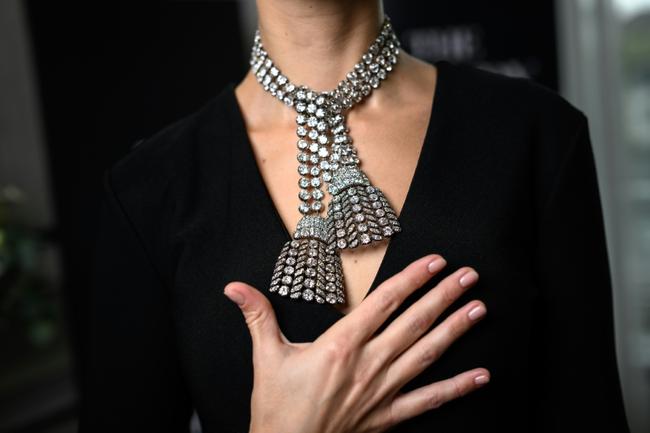 The mysterious necklace contained around 300 carats of diamonds