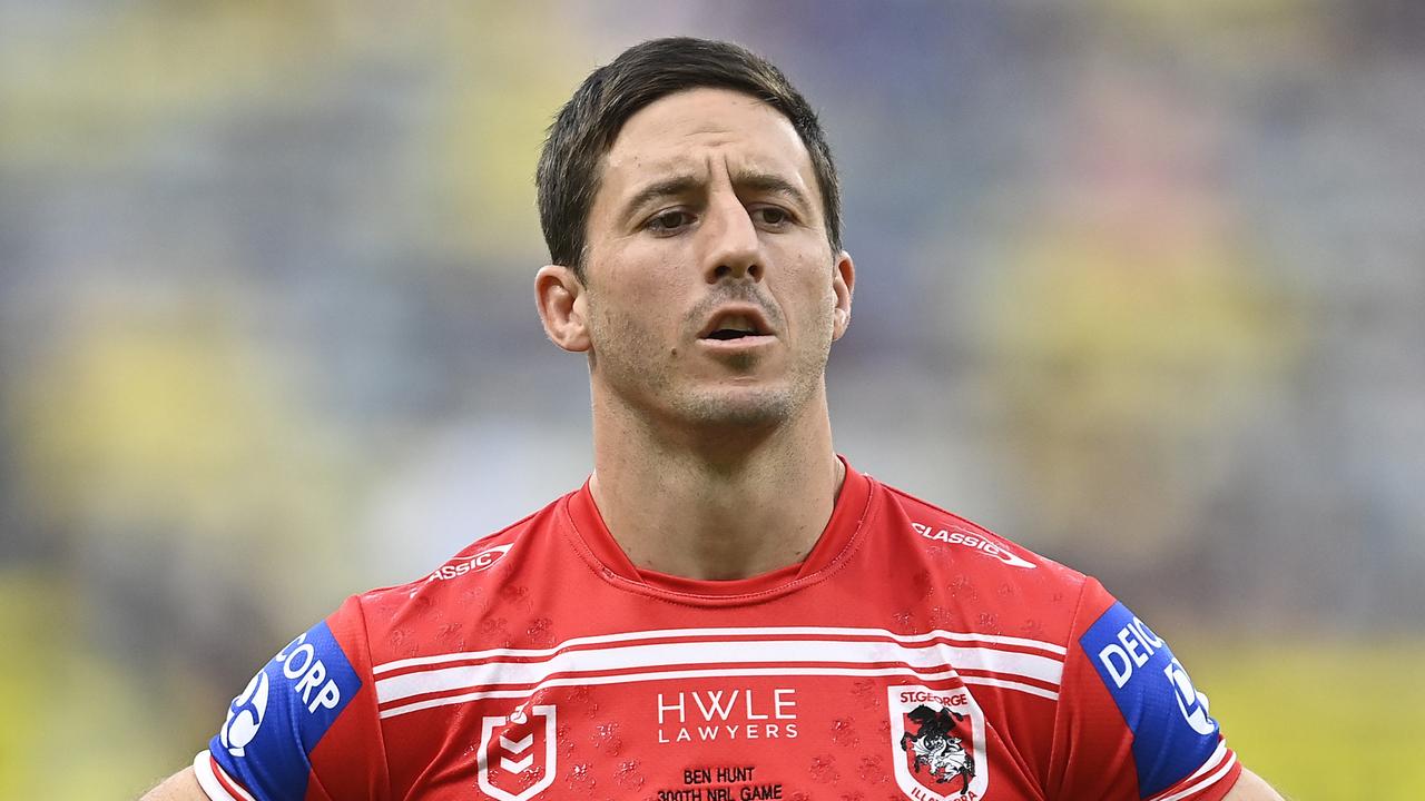 TOWNSVILLE, AUSTRALIA - MAY 13: Ben Hunt of the Dragons warms up before the start of the round 11 NRL match between North Queensland Cowboys and St George Illawarra Dragons at Qld Country Bank Stadium on May 13, 2023 in Townsville, Australia. (Photo by Ian Hitchcock/Getty Images)